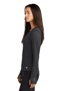 Sample of OGIO ENDURANCE Ladies Long Sleeve Pulse Crew in Blacktop from side sleeveleft